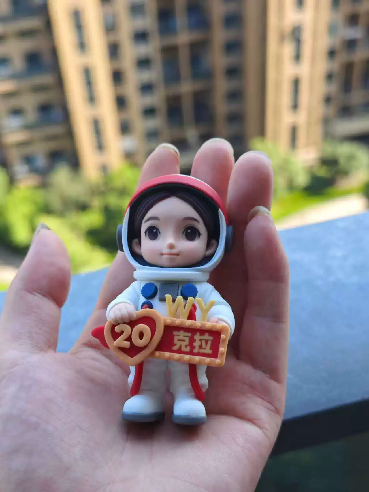 Photo 2 Figure photo review